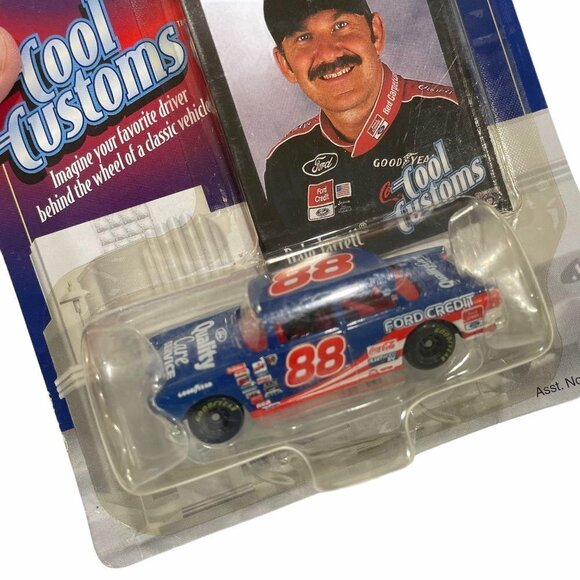 Nascar Winners Circle Dale Jarrett #88 1:64 Die Cast Car Trading Card - Picture 2 of 3
